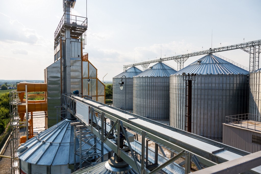 Die Bechtel GmbH und die 2 niederländischen Firmen Muller Beltex und VAV Aandrijvingen haben eine strategische Allianz gegründet. Beide Inhaber, Lars Muller und Emiel Schoutsen haben sich gegenseitig an ihren Firmen beteiligt umso Ihre Zusammenarbeit zu bestätigen.